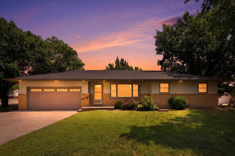 102 Westview Rd, Andover, KS 67002