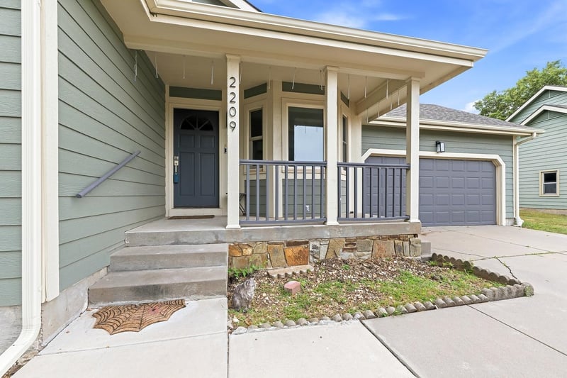 2209 Woodlawn Blvd, Derby, KS 67037-3802