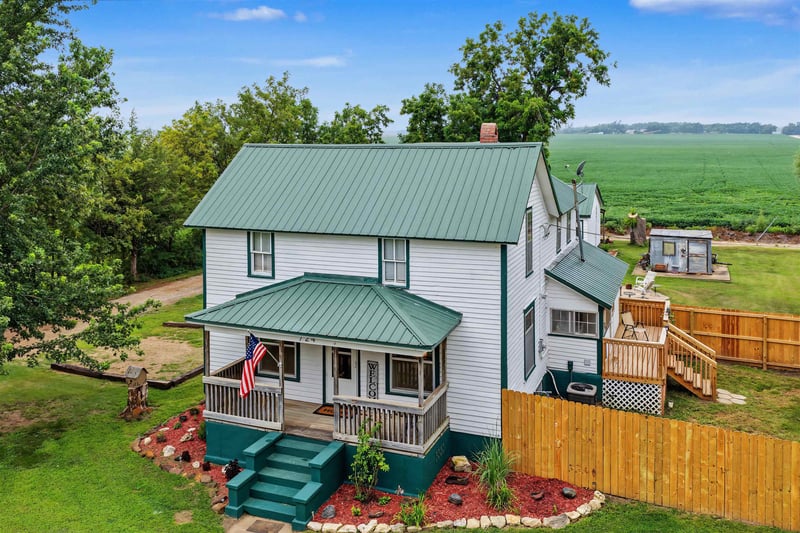 724 N Melbert Ave, Gypsum, KS 67448