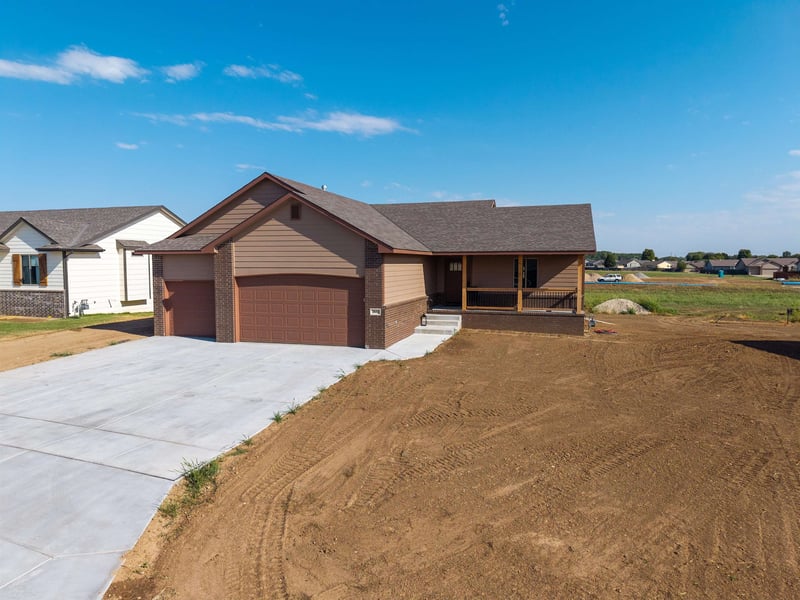 2612 E Spring Meadows Ct, Derby, KS 67037