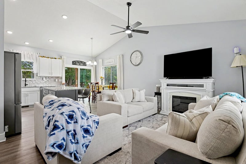 1237 Sontag , Derby, KS 67037