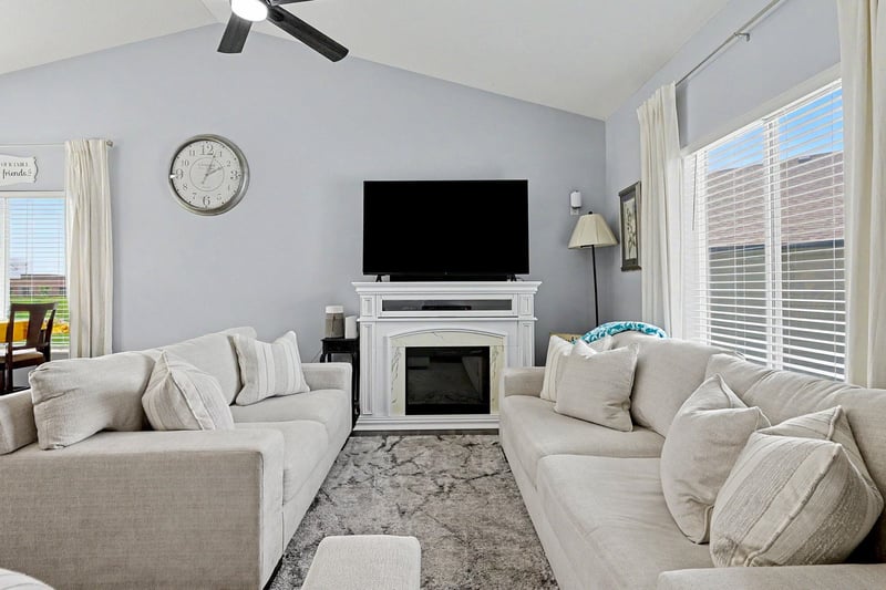 1237 Sontag , Derby, KS 67037