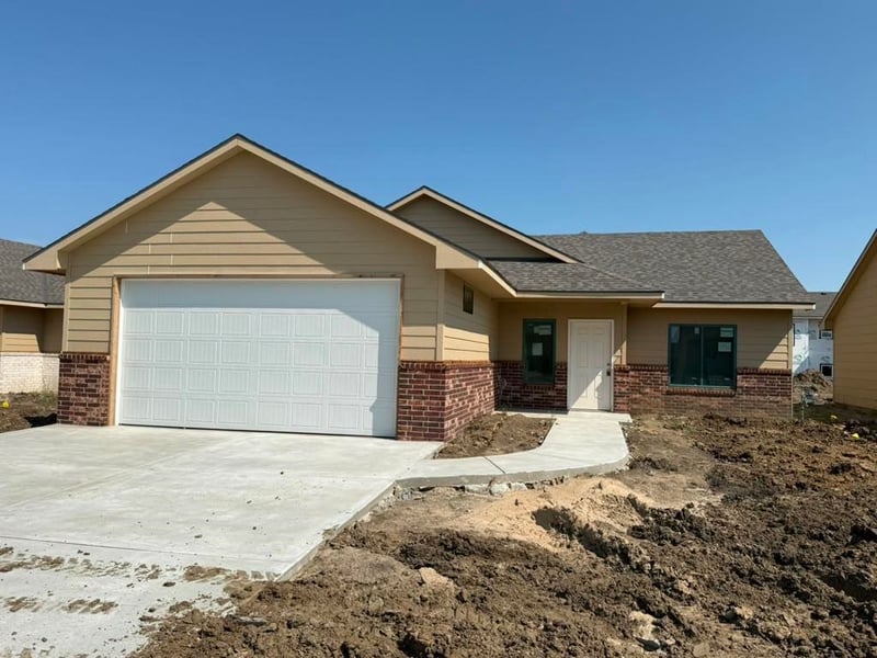 8968 Joshua St, Bel Aire, KS 67226