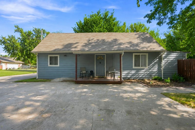 752 N Mount Carmel Ave, Wichita, KS 67203