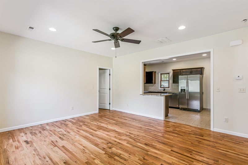 609 Russell , Mulvane, KS 67110