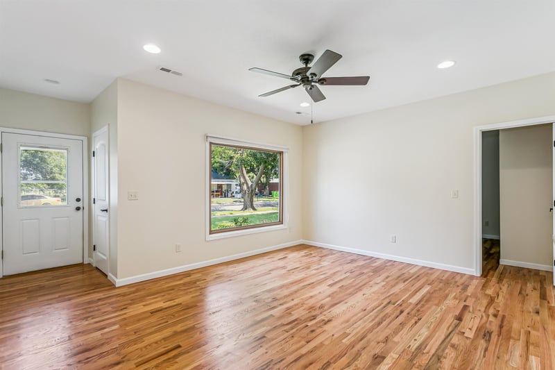 609 Russell , Mulvane, KS 67110