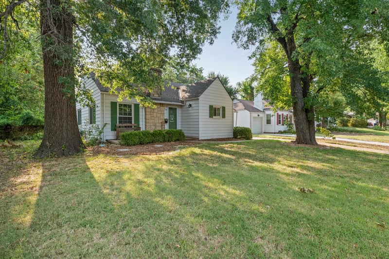 938 S Holyoke, Wichita, KS 67218