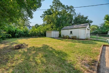 938 Holyoke , Wichita, KS 67218
