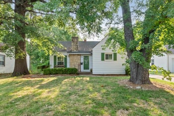 938 Holyoke , Wichita, KS 67218