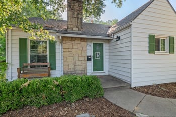 938 Holyoke , Wichita, KS 67218