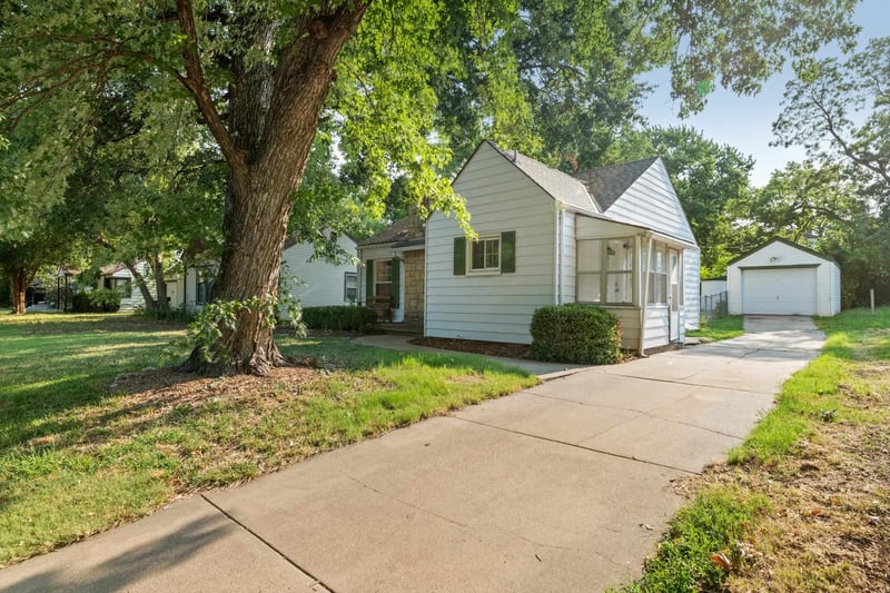 938 S Holyoke, Wichita, KS 67218