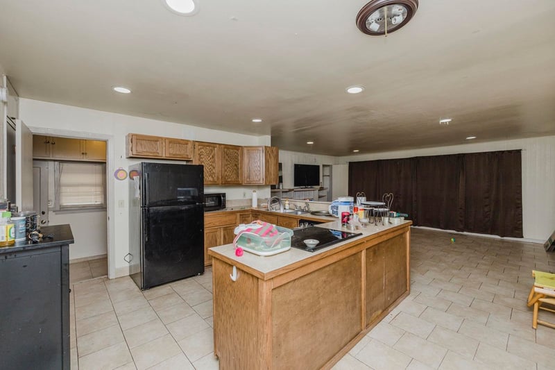1942 Jeanette , Wichita, KS 67203