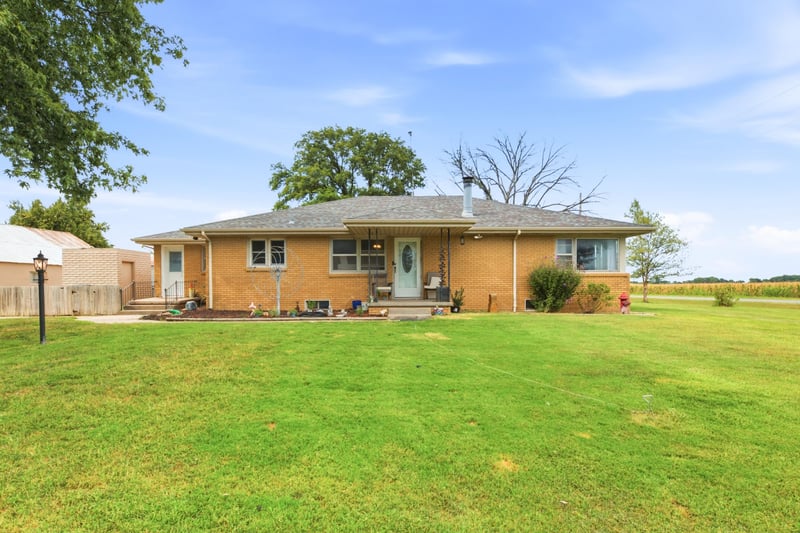 1055 Oliver St, Belle Plaine, KS 67013