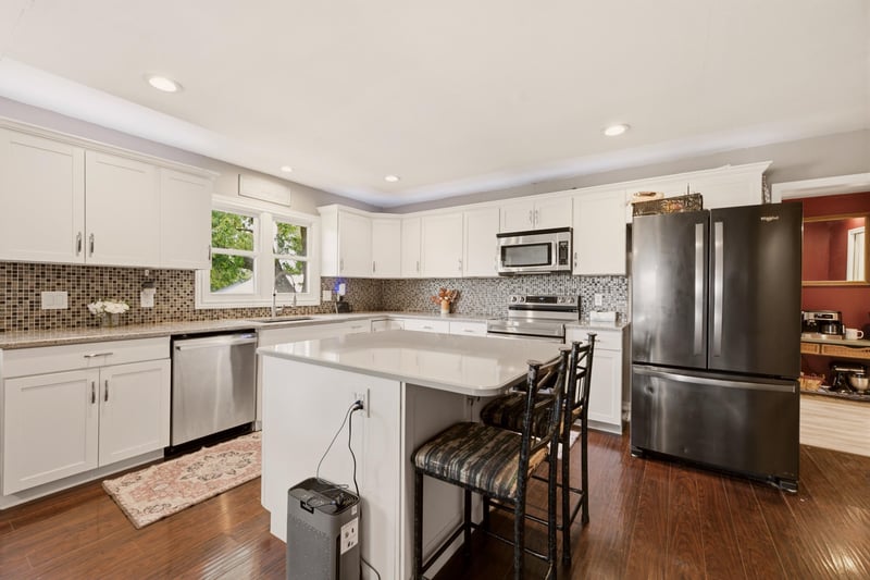 1055 Oliver St, Belle Plaine, KS 67013