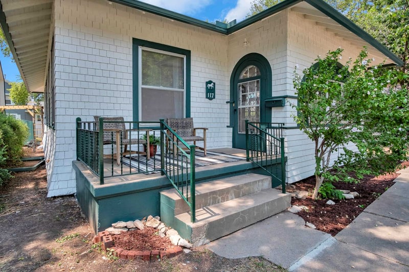 117 Harrison , Newton, KS 67114