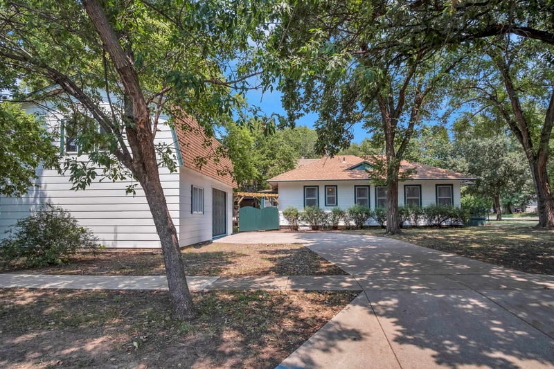 117 Harrison , Newton, KS 67114