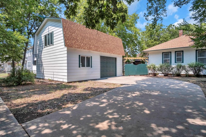 117 Harrison , Newton, KS 67114