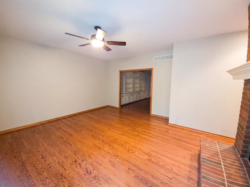 945 Woodridge , Wichita, KS 67206