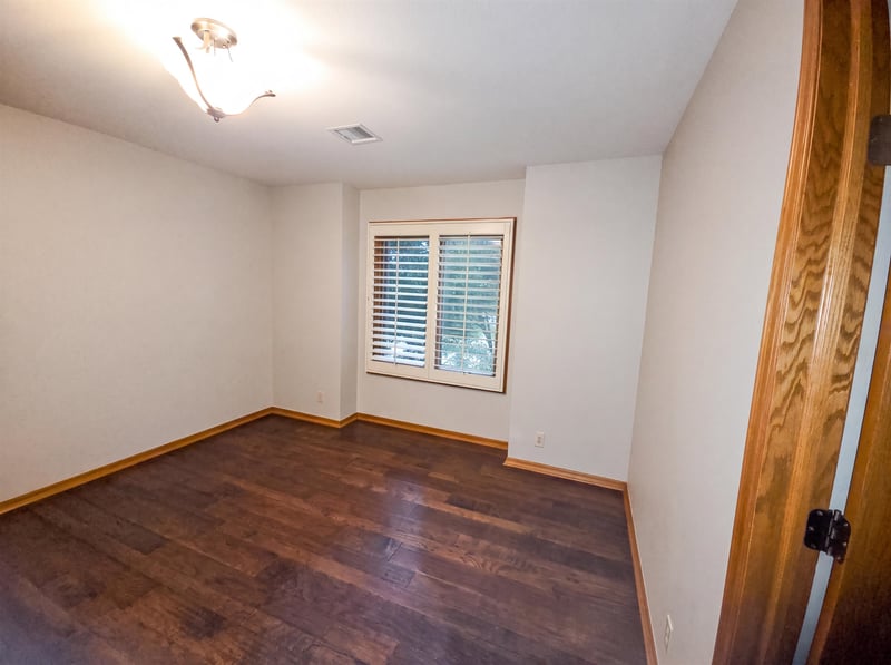 945 Woodridge , Wichita, KS 67206