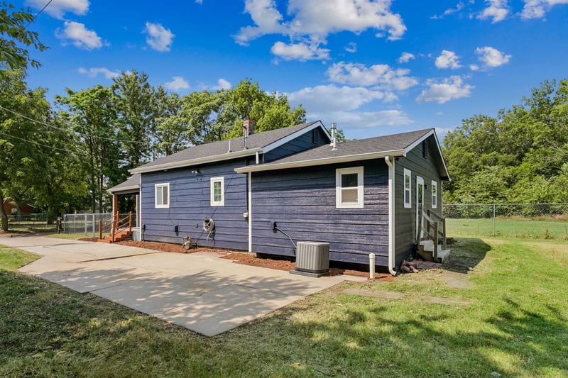 2016 Chishom St, Wichita, KS 67214