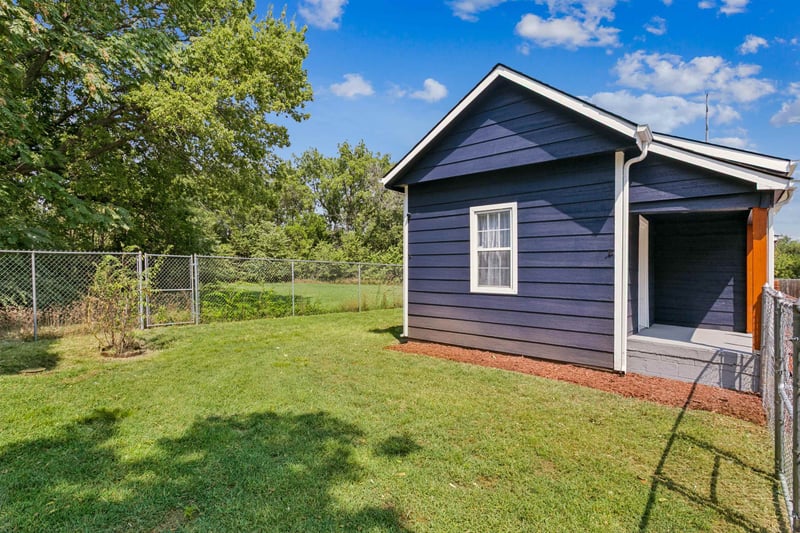 2016 Chishom St, Wichita, KS 67214