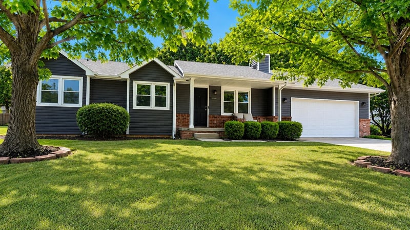 1633 Tanglewood , Rose Hill, KS 67133