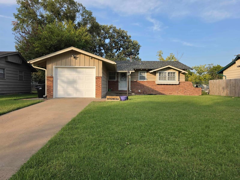 2219 Edward St, Salina, KS 67401
