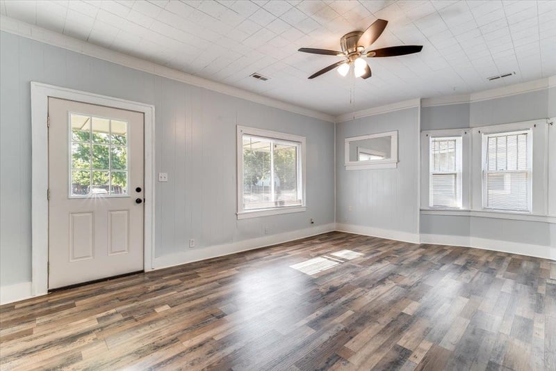 1921 S Main St, Wichita, KS 67213