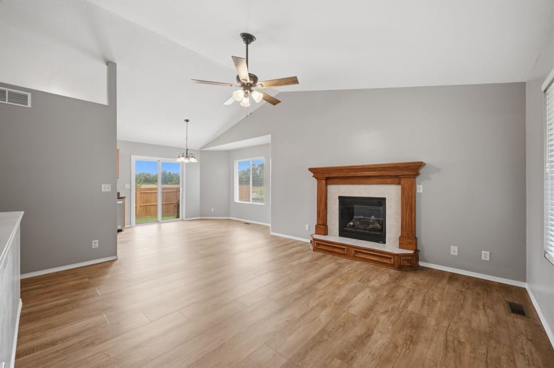 2230 E Glen Hills Dr, Derby, KS 67037