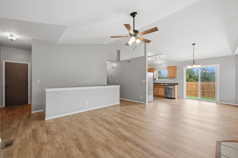 2230 E Glen Hills Dr, Derby, KS 67037