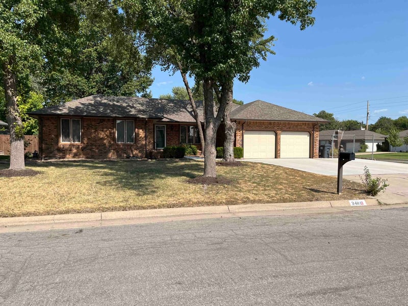 248 S Covington St, Wichita, KS 67209