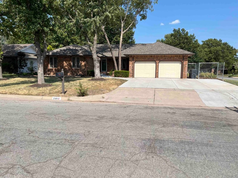 248 S Covington St, Wichita, KS 67209