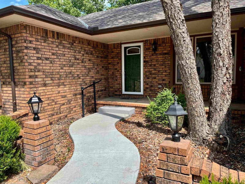 248 S Covington St, Wichita, KS 67209