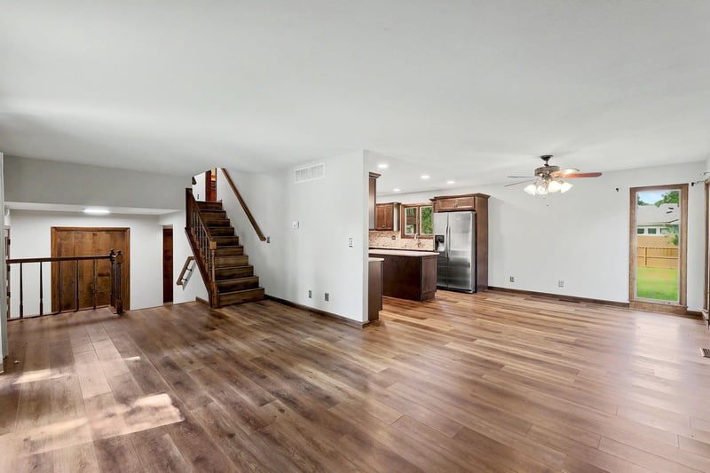 419 N Mimosa Dr, Haysville, KS 67060