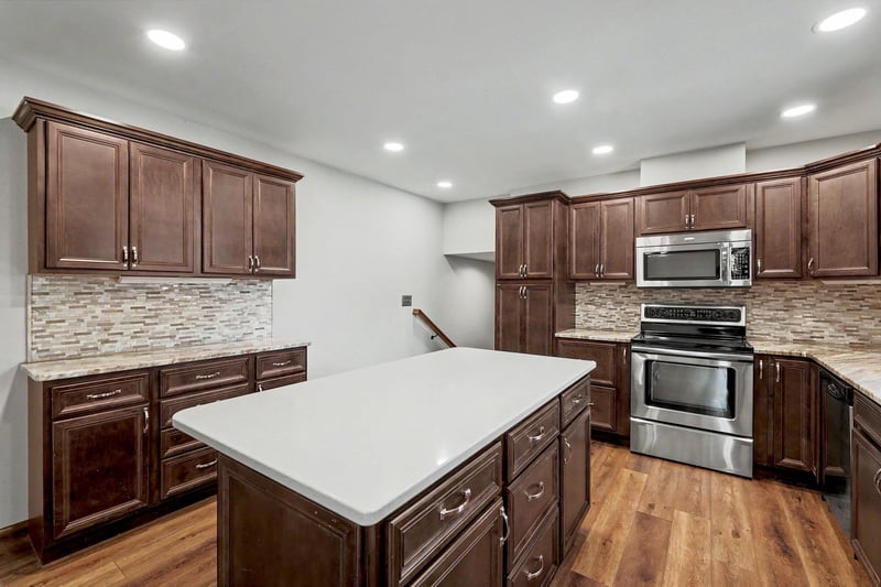 419 N Mimosa Dr, Haysville, KS 67060