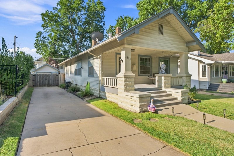3325 E Chatfield Pl, Wichita, KS 67208