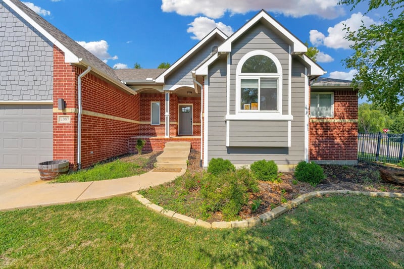 2007 N Colt Ct, Andover, KS 67002