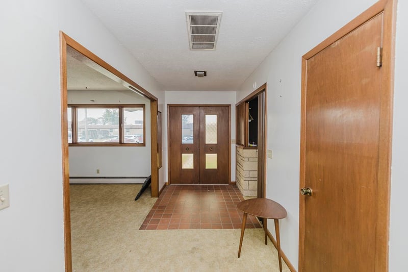 112 W F St, Hillsboro, KS 67063