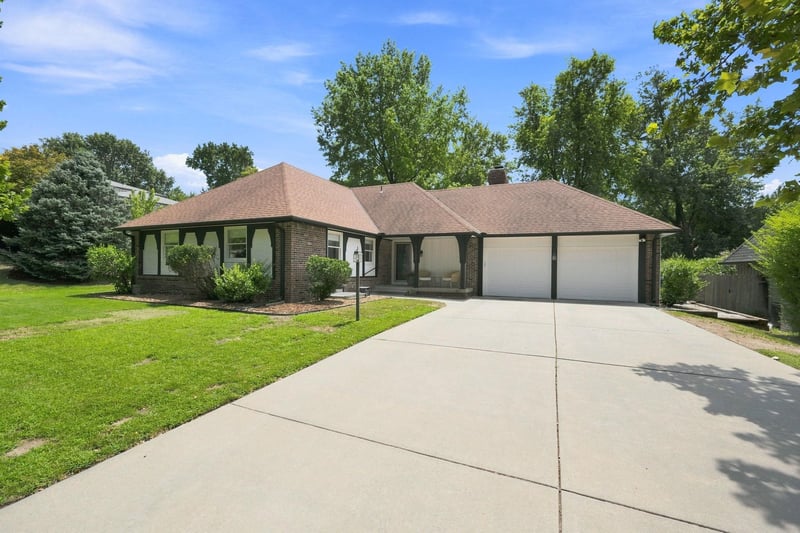 8239 E Brookhollow, Wichita, KS 67206
