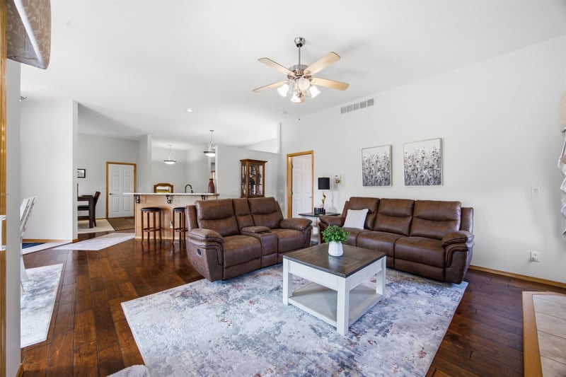 2315 N Lakeway Ct, Wichita, KS 67205