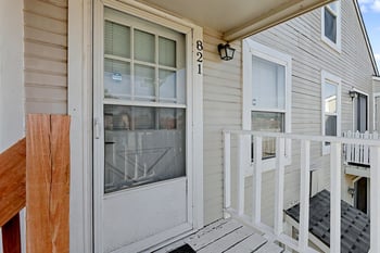 1717 S Cypress St #821, Wichita, KS 67207