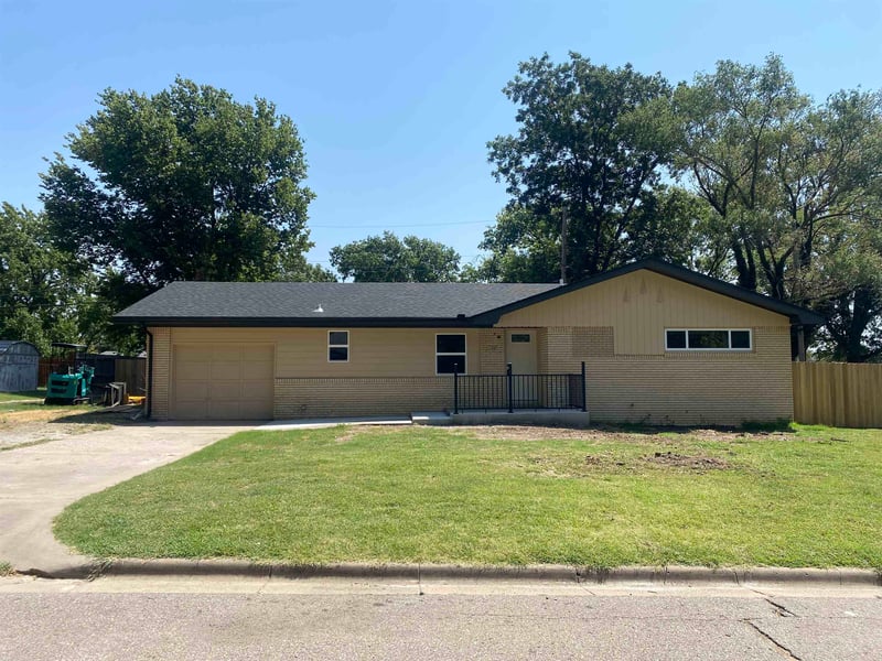 720 N Elm, Belle Plaine, KS 67013