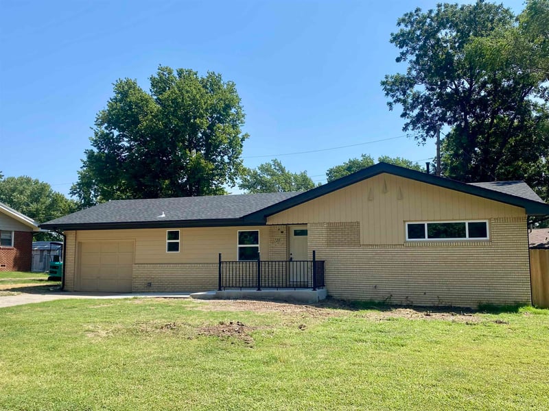 720 N Elm, Belle Plaine, KS 67013