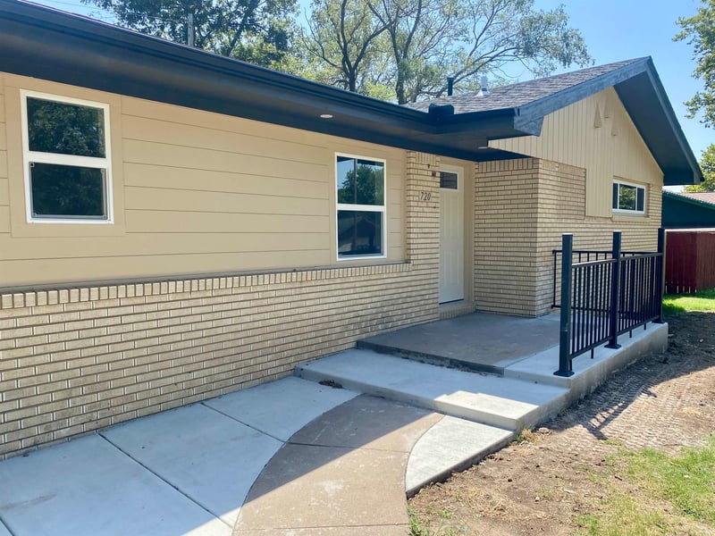 720 N Elm, Belle Plaine, KS 67013