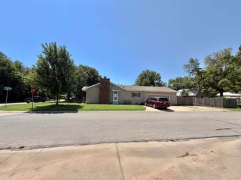 301 Van Arsdale Ave, Haysville, KS 67060