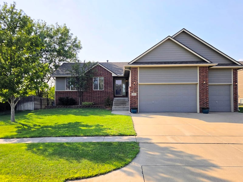 1119 E Lost Hills, Derby, KS 67037