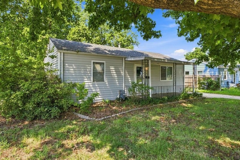 253 N Nelson Ave, Haysville, KS 67060