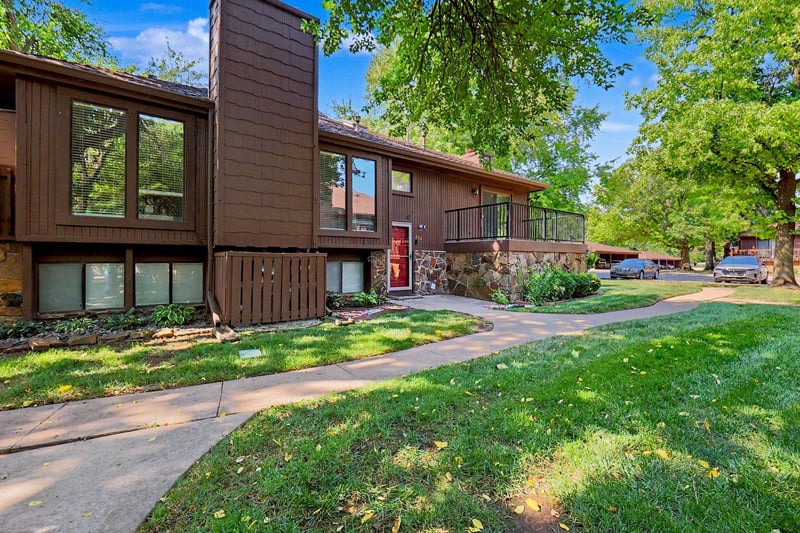 2421 S Yellowstone #202, Wichita, KS 67215
