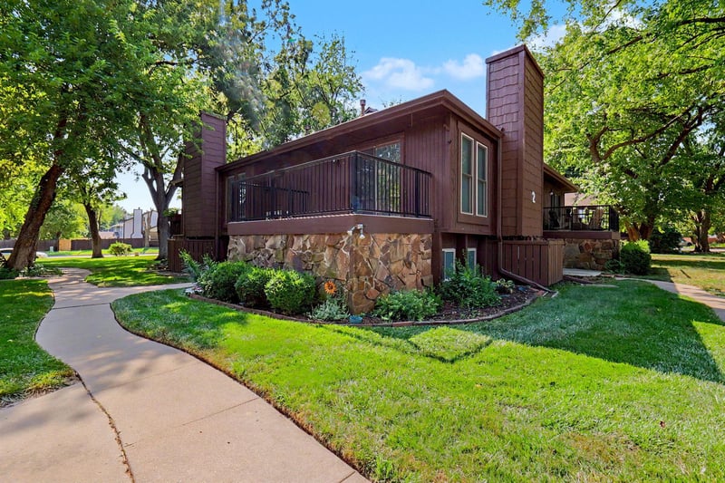 2421 S Yellowstone #202, Wichita, KS 67215