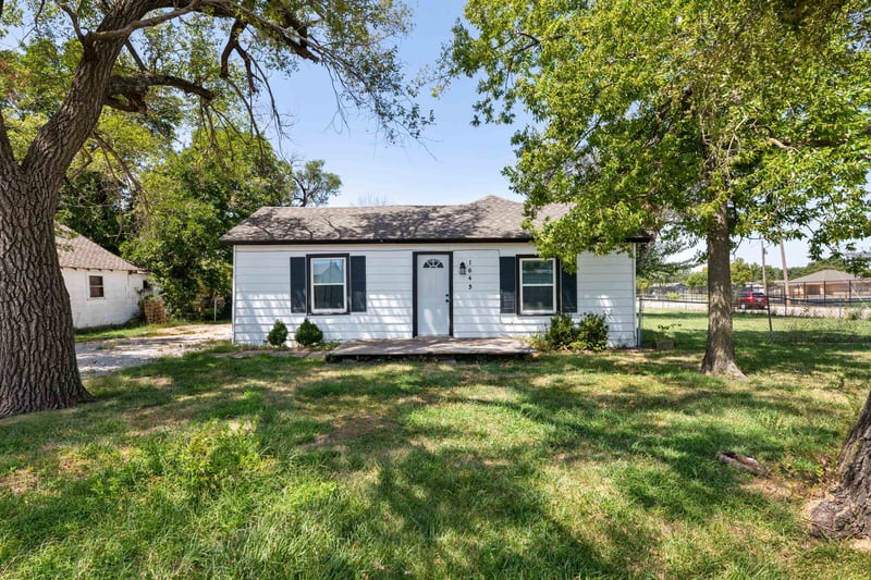 1645 N Main, Andover, KS 67002